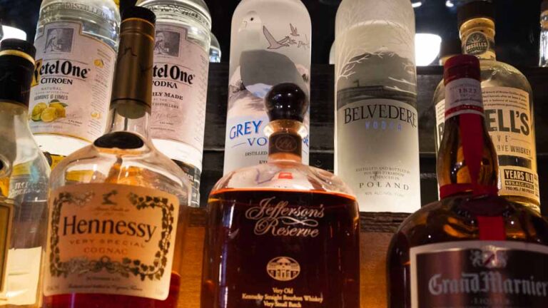 arizona biltmore estates area upscale lifestyles geodirectory2 bars nightlife mercbar esplanade bar 960x540 1 768x432