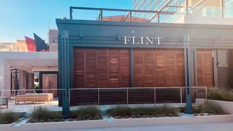 arizona biltmore estates area upscale lifestyles geodirectory2 bars upstairs flint camelback exterior 960x540 1 768x432