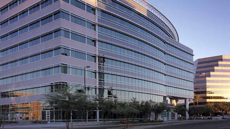 arizona biltmore estates area upscale lifestyles geodirectory2 commercial properties 24th camelback exterior 960x540 1 768x432