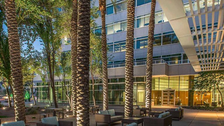 arizona biltmore estates area upscale lifestyles geodirectory2 commercial properties 24th camelback patio 960x540 1 768x432