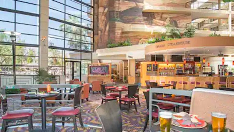 arizona biltmore estates area upscale lifestyles geodirectory2 hotels embassy suites lobby 960x540 1 768x432