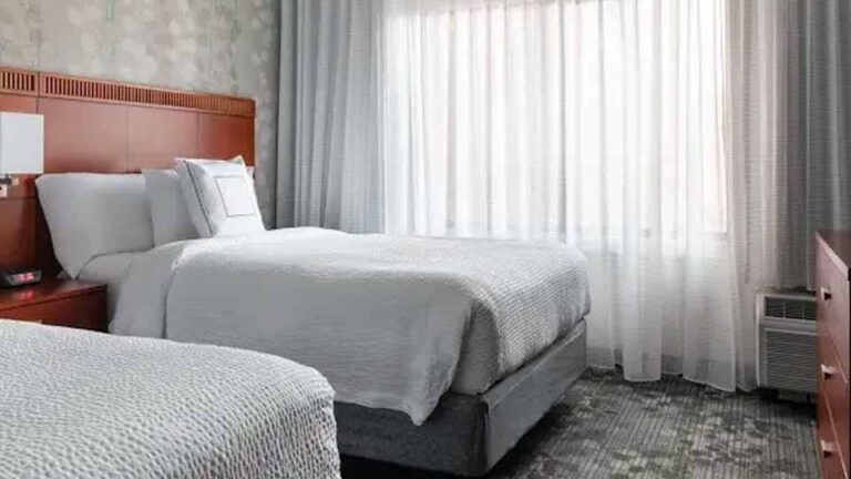 arizona biltmore estates area upscale lifestyles geodirectory2 hotels sonesta room 960x540 1 768x432