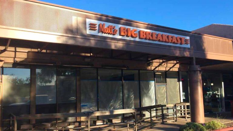 arizona biltmore estates area upscale lifestyles geodirectory2 restaurants matts big breakfast exterior 960x540 1 768x432